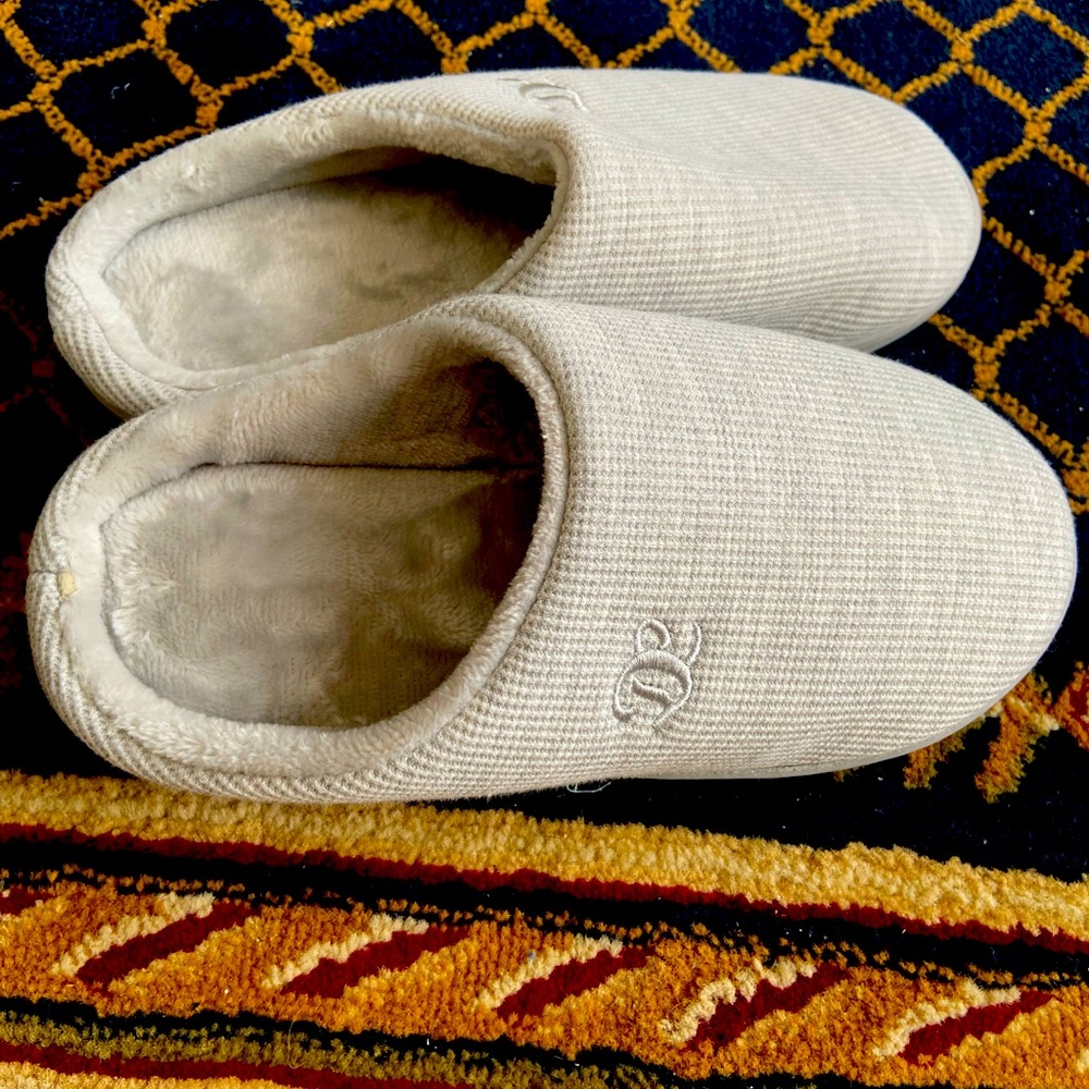 Bedroom slippers